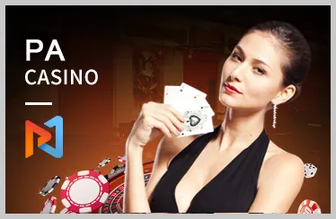 Hình ảnh đá gà ip88 với hai chú gà chọi trong sàn đấu